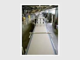 Mesure à distance par thermomètre infrarouge de température pour la fabrication de plaque de plâtre